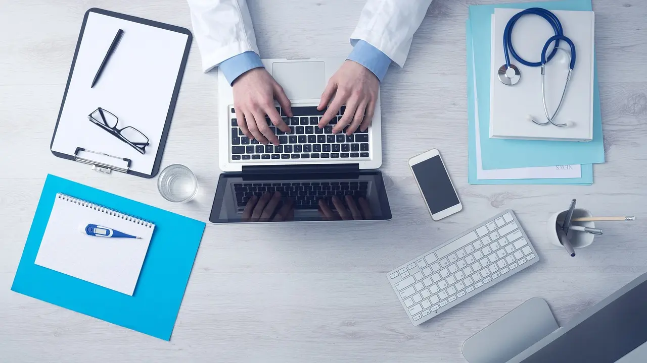 Understanding French Healthcare (Part 1): Using our new Carte Vitale