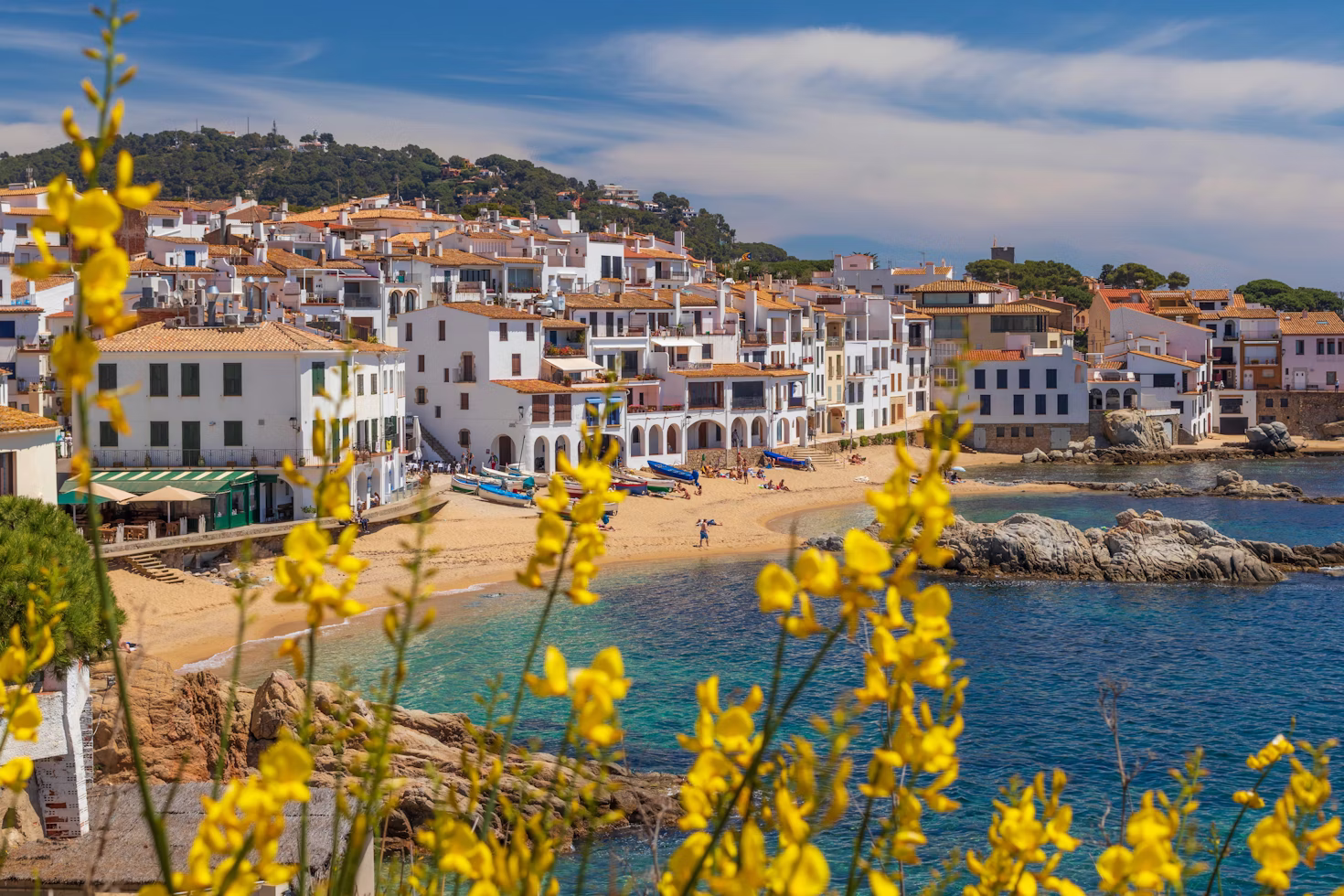 Retiring in France vs Spain: Cost, Healthcare, Taxes, and Lifestyle Compared