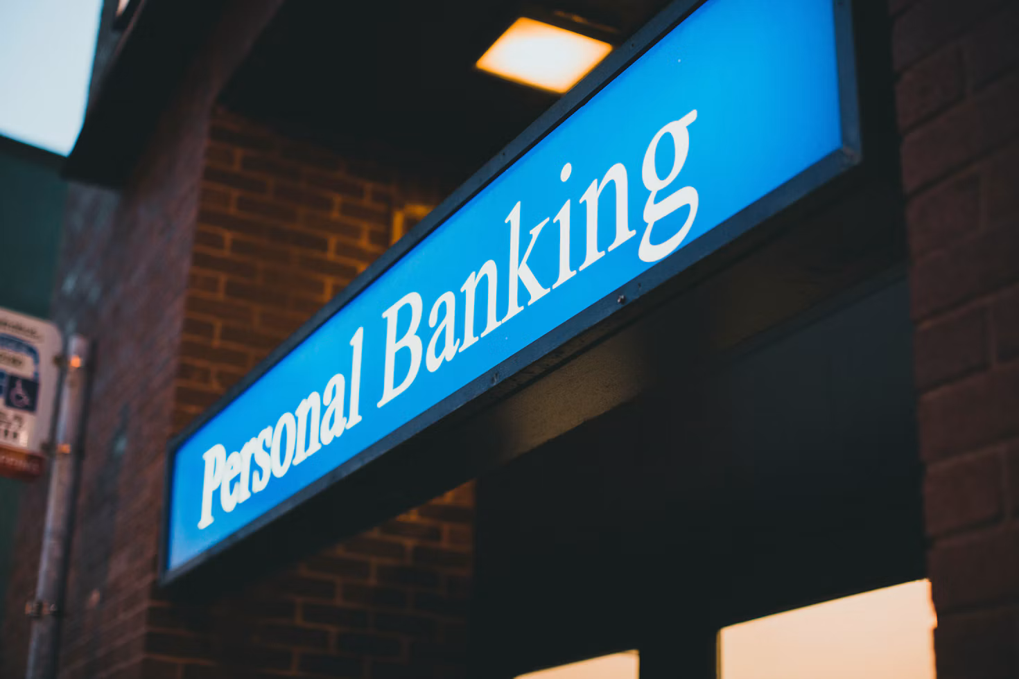 US Banks Closing Accounts for Americans Living in Europe? How to Protect Your Banking